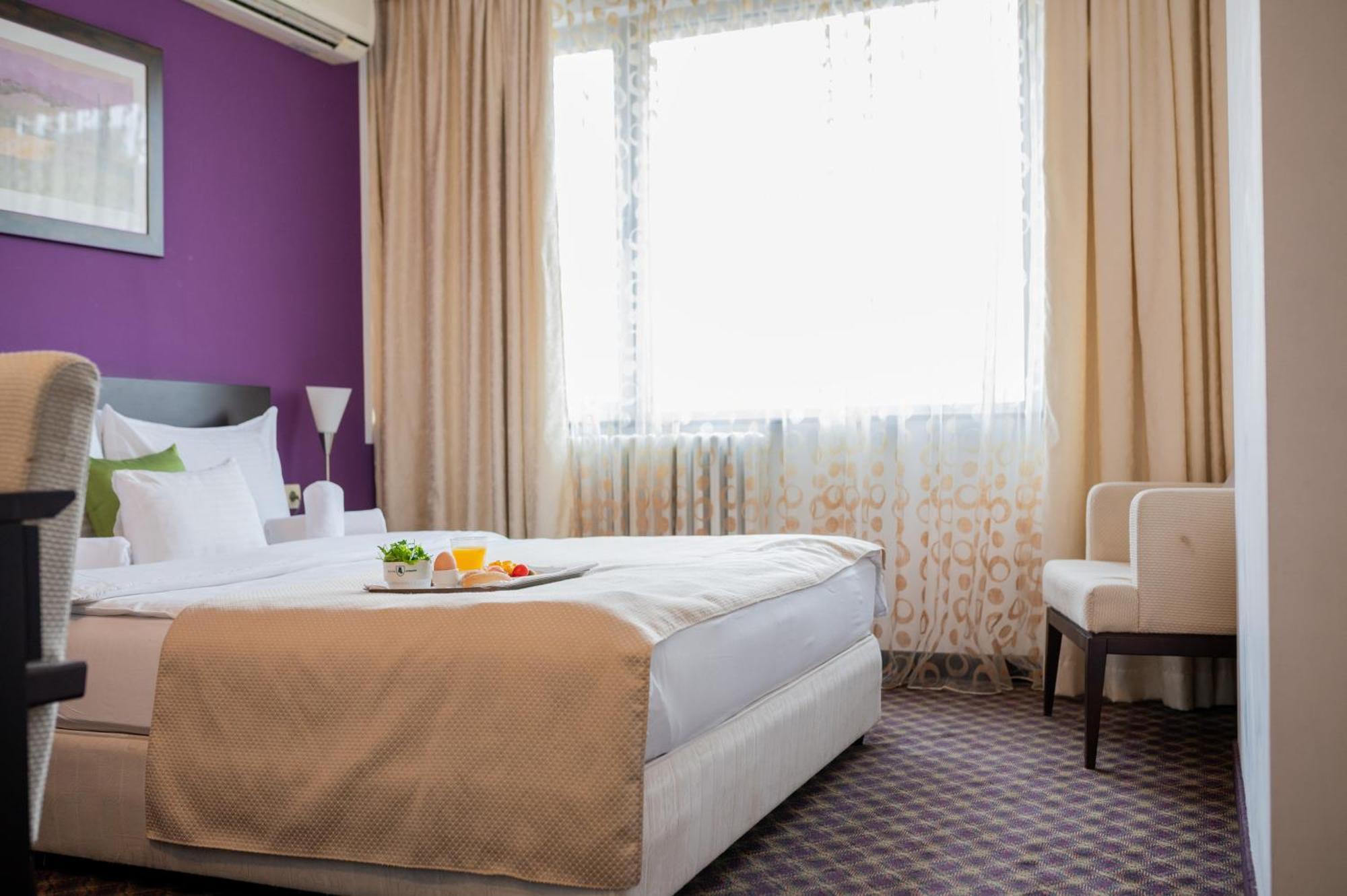 Hotel Sumadija Belgrad Oda fotoğraf
